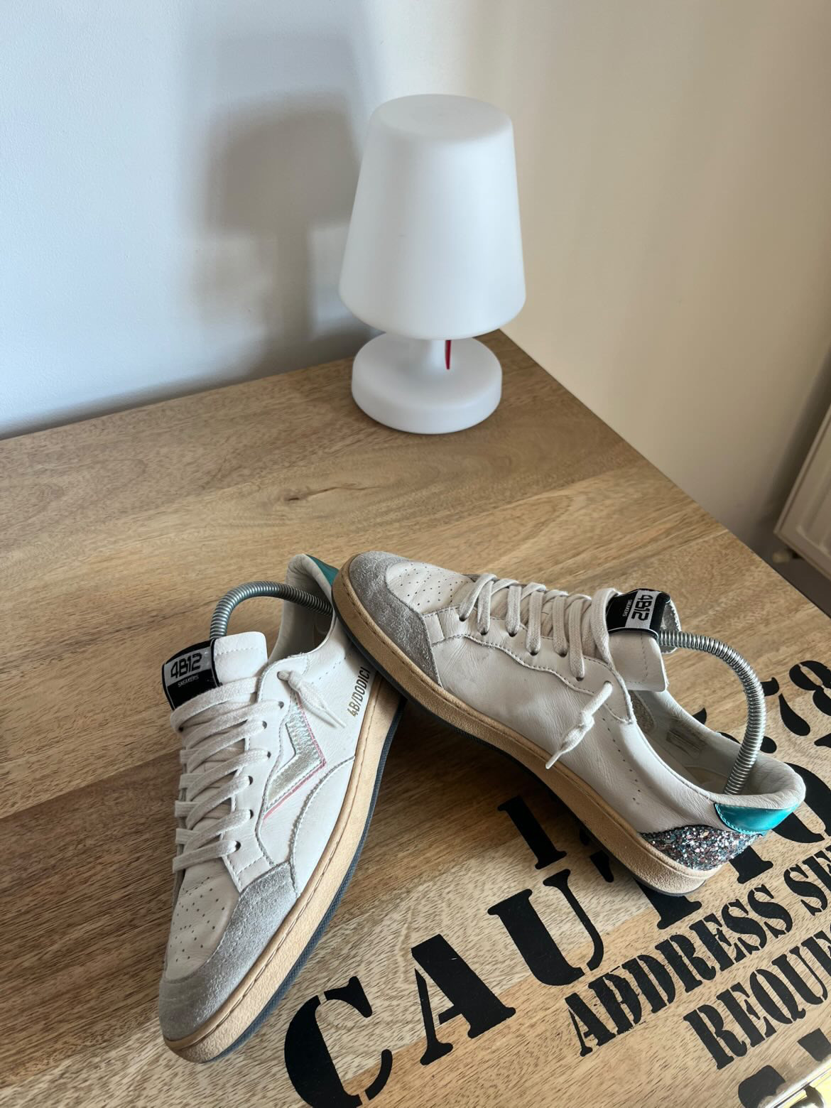Sneakers 4B12 blanches et turquoise à vendre